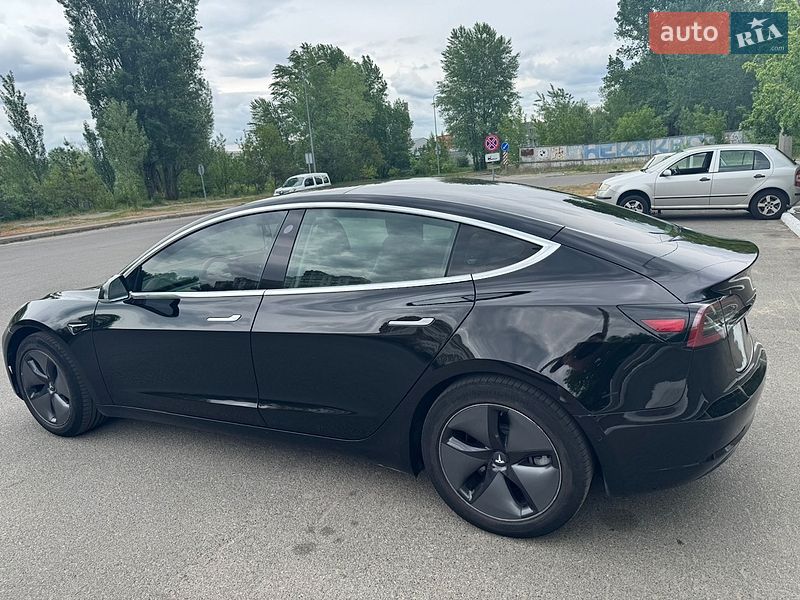 Седан Tesla Model 3 2019 в Києві
