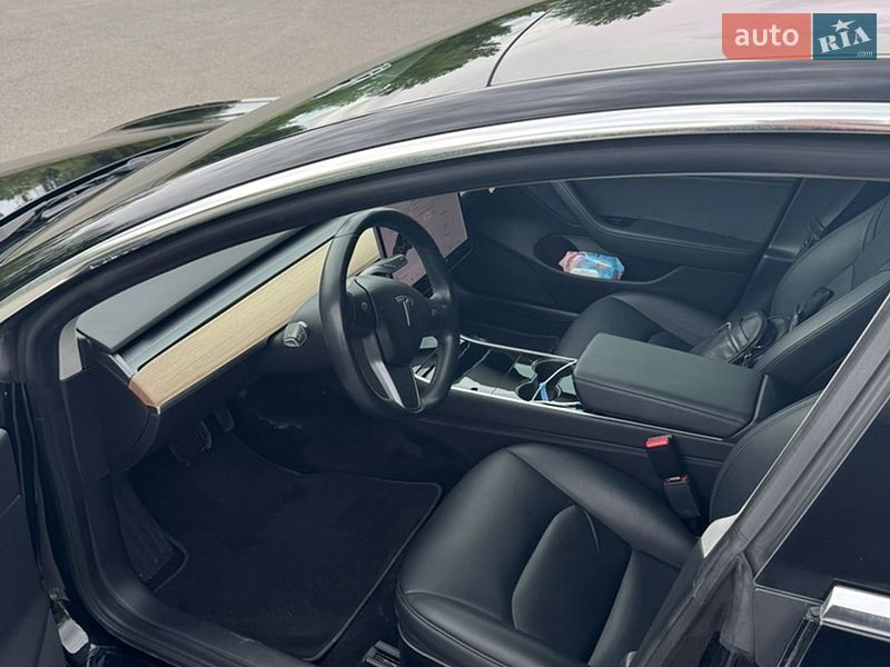 Седан Tesla Model 3 2019 в Києві