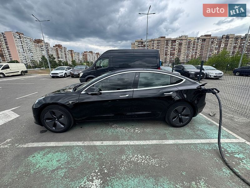 Седан Tesla Model 3 2019 в Києві