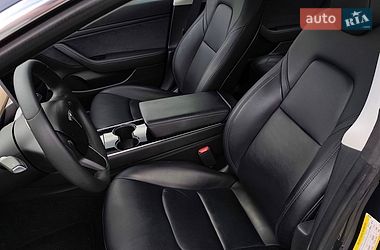 Седан Tesla Model 3 2020 в Кам'янець-Подільському
