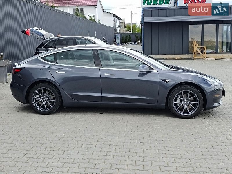 Седан Tesla Model 3 2020 в Кам'янець-Подільському