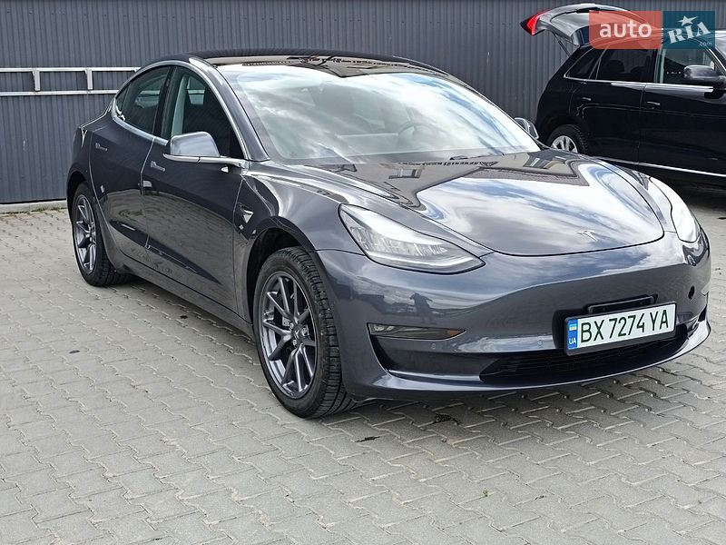 Седан Tesla Model 3 2020 в Кам'янець-Подільському