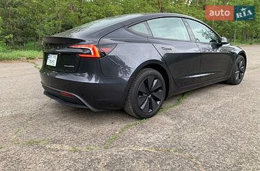 Седан Tesla Model 3 2024 в Києві