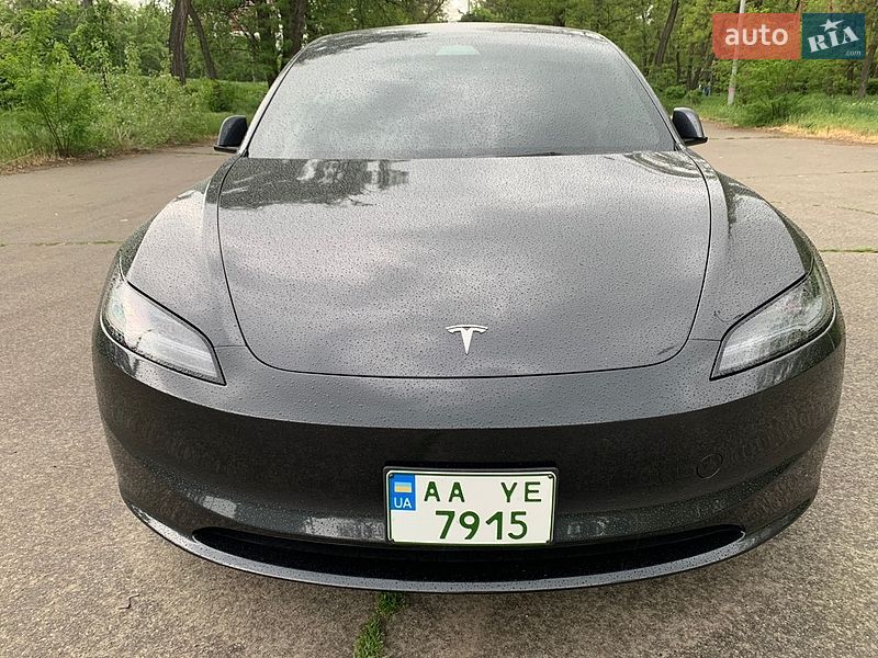Седан Tesla Model 3 2024 в Києві