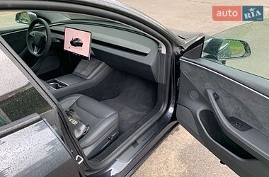 Седан Tesla Model 3 2024 в Києві