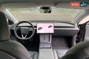 Седан Tesla Model 3 2024 в Києві