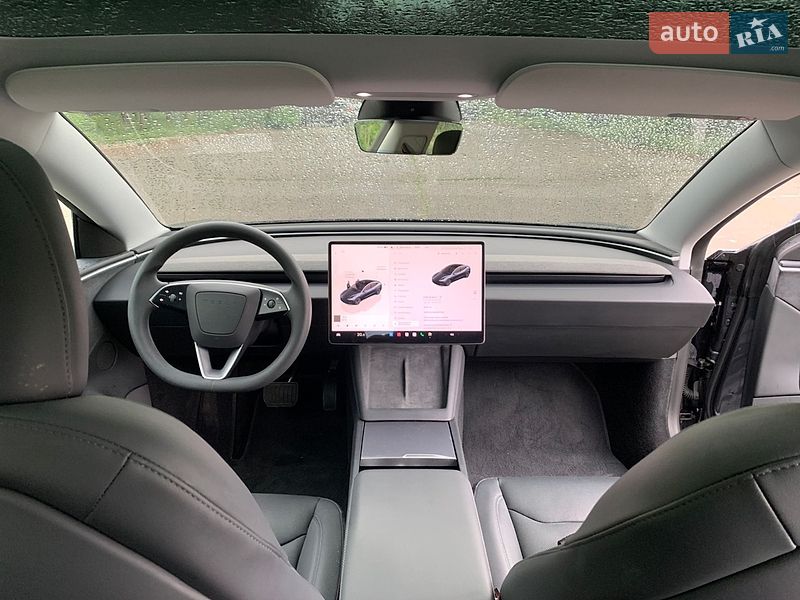 Седан Tesla Model 3 2024 в Києві