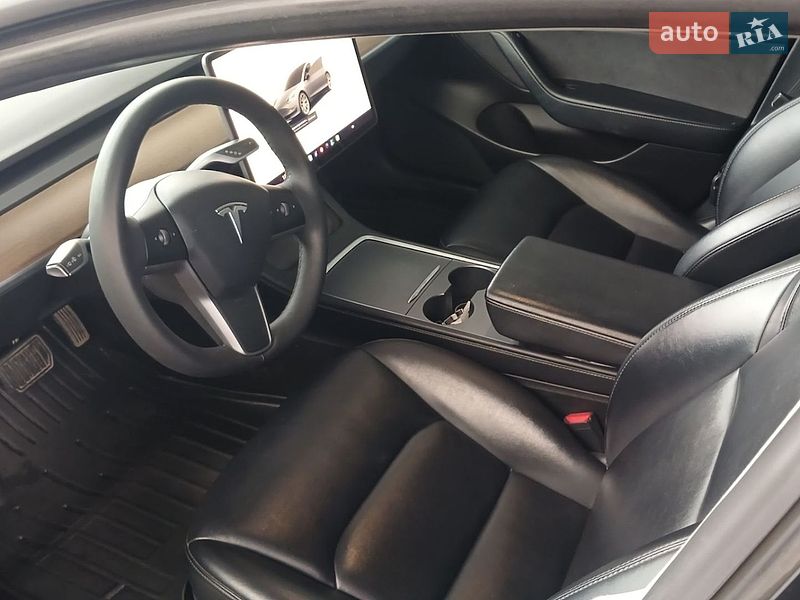 Седан Tesla Model 3 2022 в Днепре