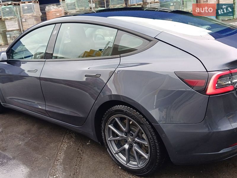 Седан Tesla Model 3 2022 в Днепре
