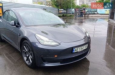 Седан Tesla Model 3 2022 в Днепре