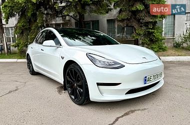 Седан Tesla Model 3 2018 в Кам'янському