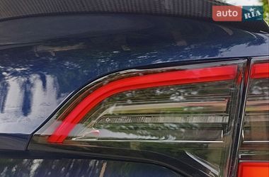 Седан Tesla Model 3 2018 в Киеве