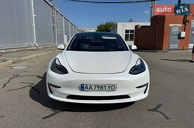 Седан Tesla Model 3 2023 в Києві