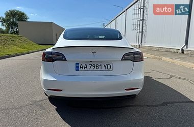 Седан Tesla Model 3 2023 в Києві