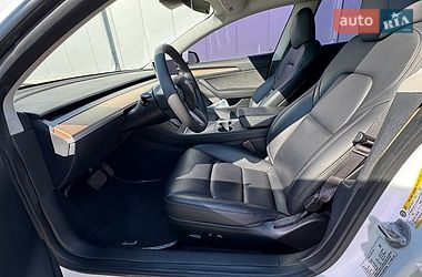 Седан Tesla Model 3 2023 в Києві