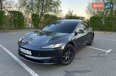 Седан Tesla Model 3 2025 в Києві
