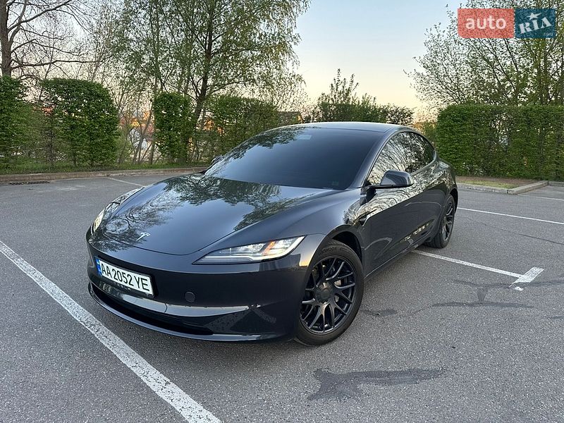 Седан Tesla Model 3 2025 в Києві