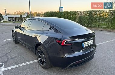 Седан Tesla Model 3 2025 в Києві