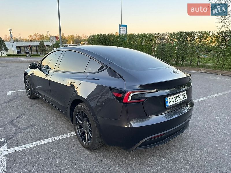Седан Tesla Model 3 2025 в Києві