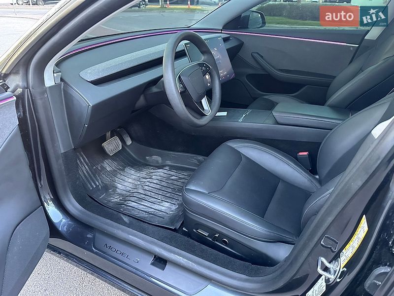 Седан Tesla Model 3 2025 в Києві