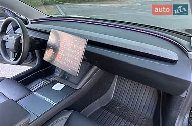 Седан Tesla Model 3 2025 в Києві