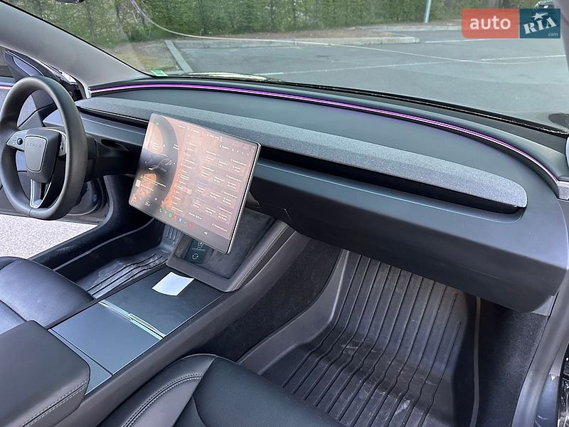 Седан Tesla Model 3 2025 в Києві