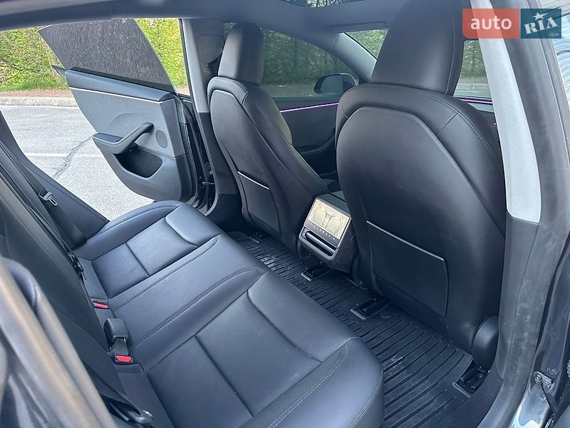 Седан Tesla Model 3 2025 в Києві