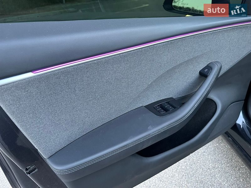 Седан Tesla Model 3 2025 в Києві