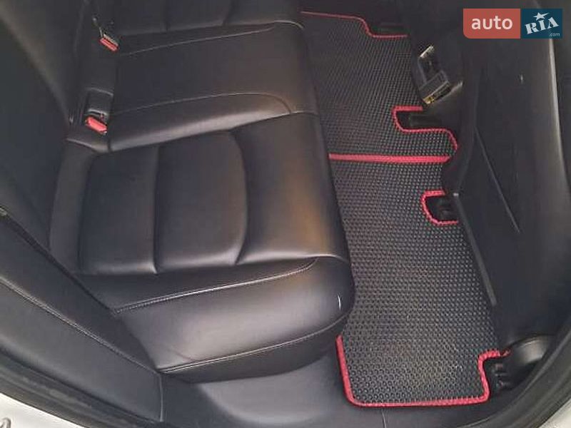 Седан Tesla Model 3 2022 в Киеве