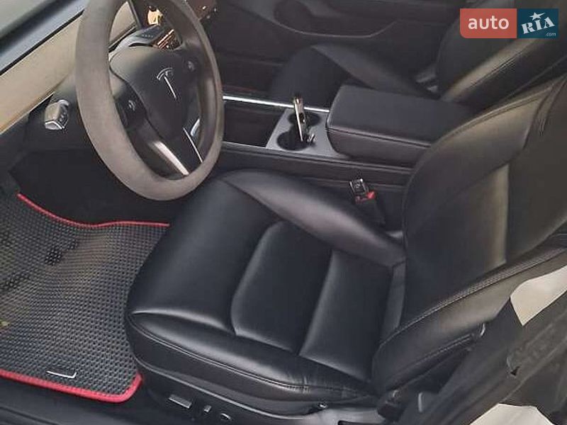 Седан Tesla Model 3 2022 в Киеве