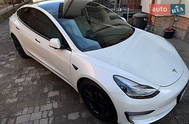 Седан Tesla Model 3 2021 в Львові
