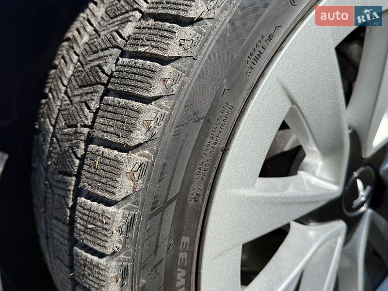 Седан Tesla Model 3 2022 в Львове