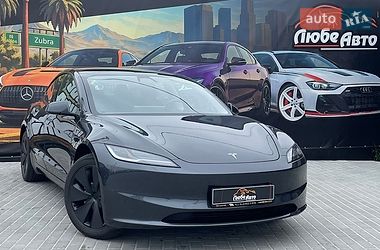 Седан Tesla Model 3 2024 в Львові