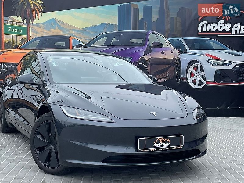 Седан Tesla Model 3 2024 в Львові