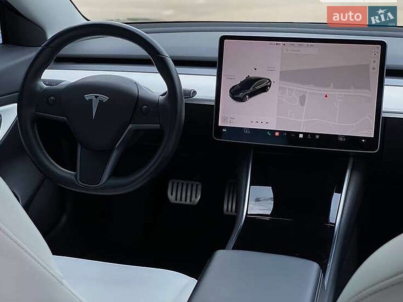 Седан Tesla Model 3 2019 в Києві