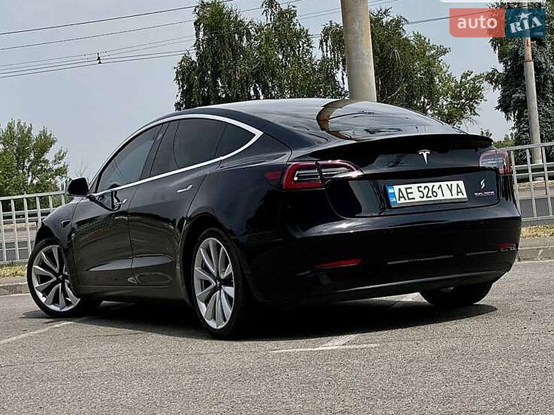 Седан Tesla Model 3 2019 в Києві