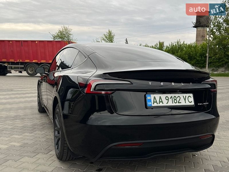 Седан Tesla Model 3 2024 в Белой Церкви
