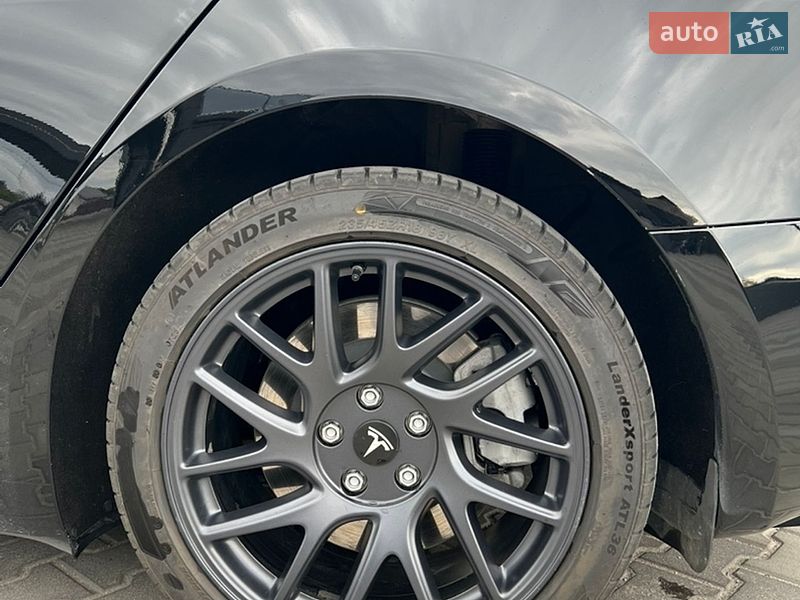 Седан Tesla Model 3 2024 в Белой Церкви