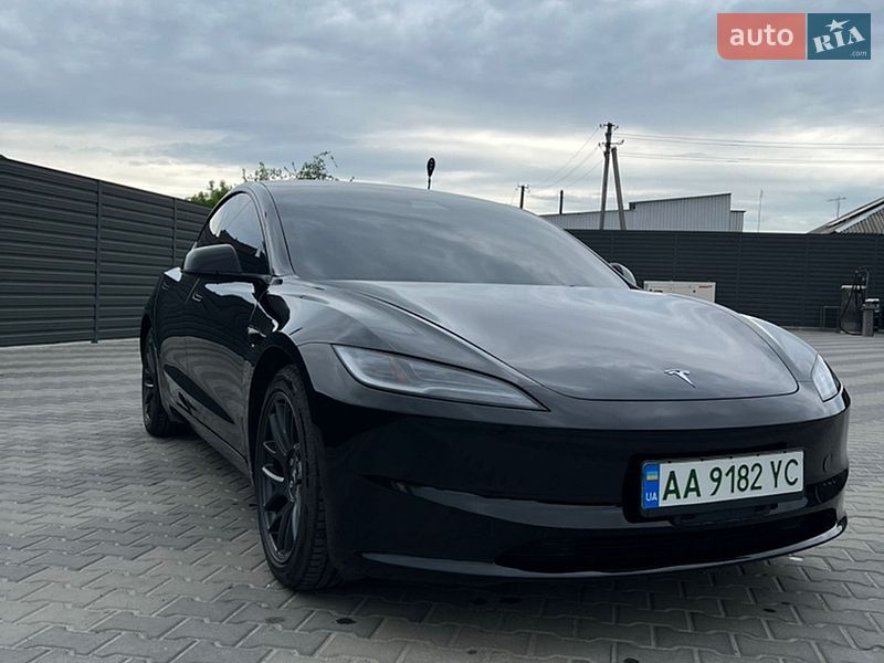 Седан Tesla Model 3 2024 в Белой Церкви