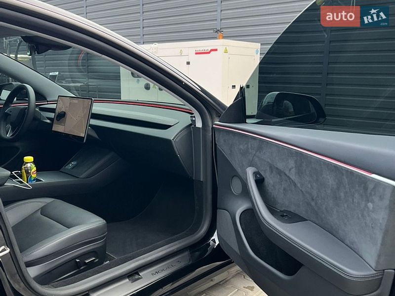 Седан Tesla Model 3 2024 в Белой Церкви