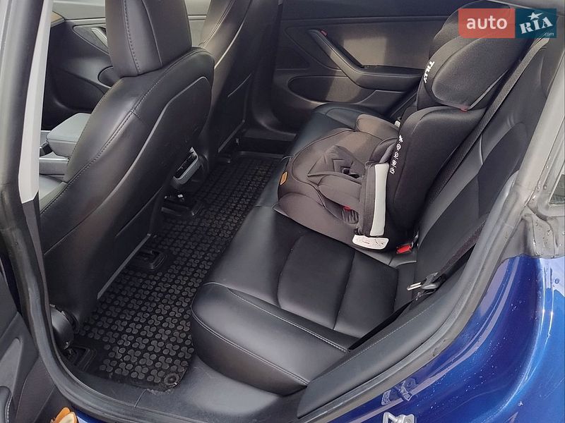 Седан Tesla Model 3 2020 в Житомирі