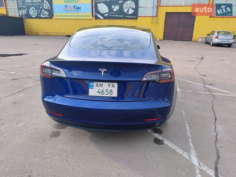 Седан Tesla Model 3 2020 в Житомирі