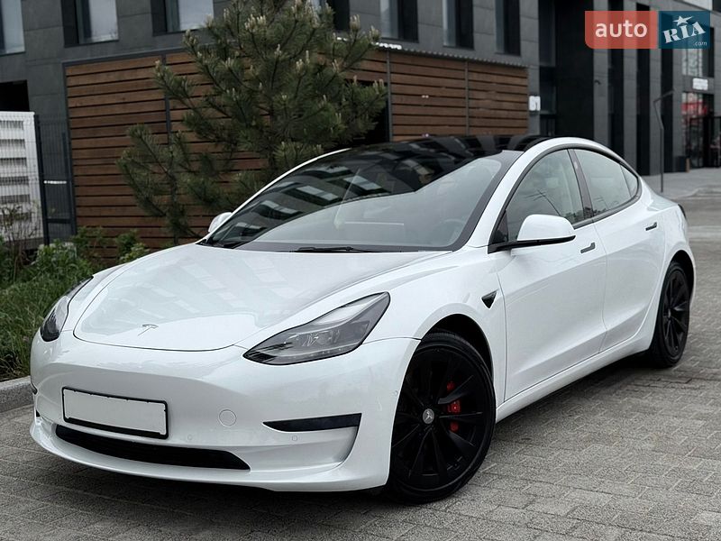Tesla Model 3 2022
