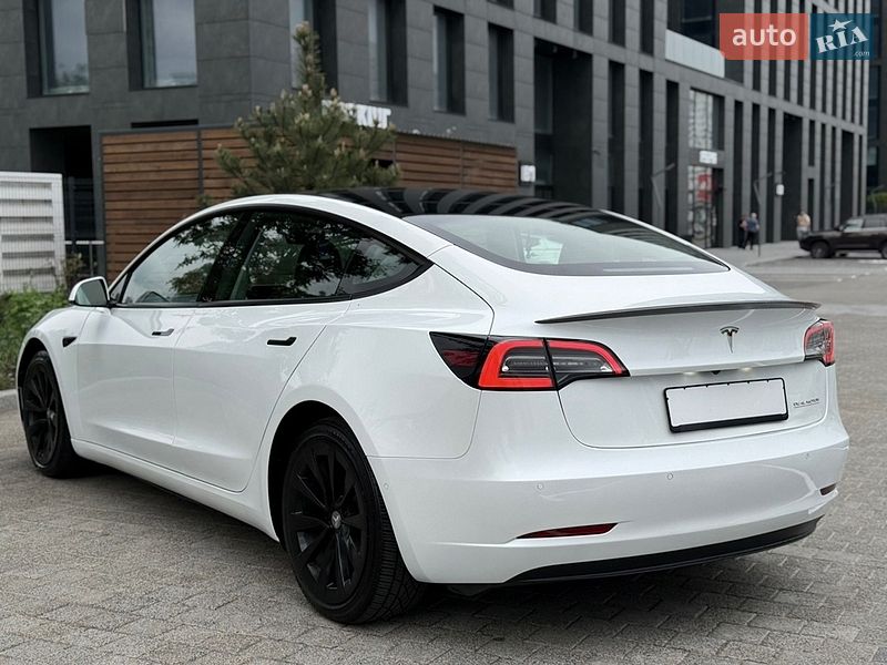 Седан Tesla Model 3 2022 в Киеве фото 20 Седан Tesla Model 3 2022 в Киеве