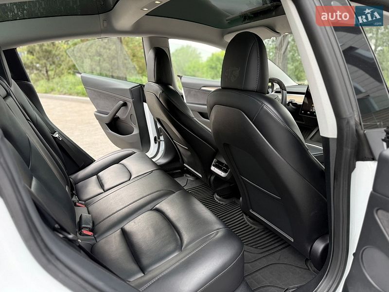 Седан Tesla Model 3 2022 в Киеве фото 37 Седан Tesla Model 3 2022 в Киеве