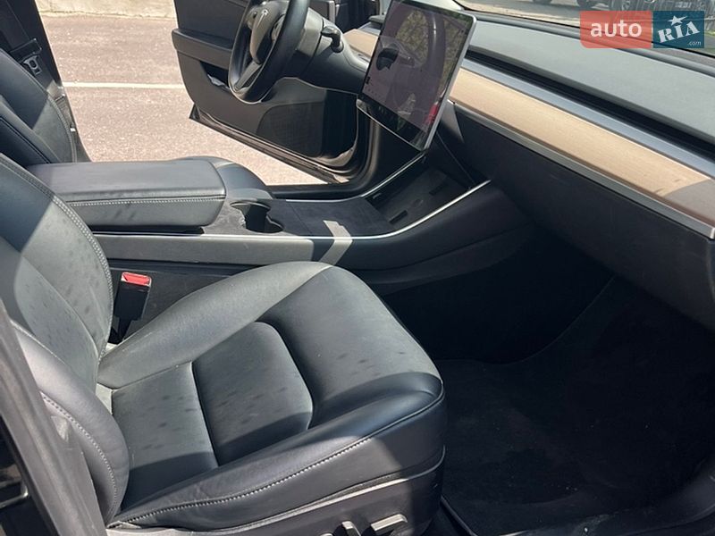 Седан Tesla Model 3 2018 в Одессе