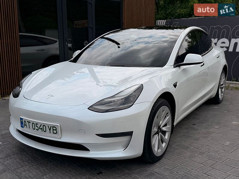 Седан Tesla Model 3 2023 в Яремчі фото 2 Седан Tesla Model 3 2023 в Яремчі