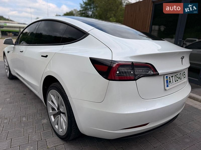 Седан Tesla Model 3 2023 в Яремчі фото 7 Седан Tesla Model 3 2023 в Яремчі