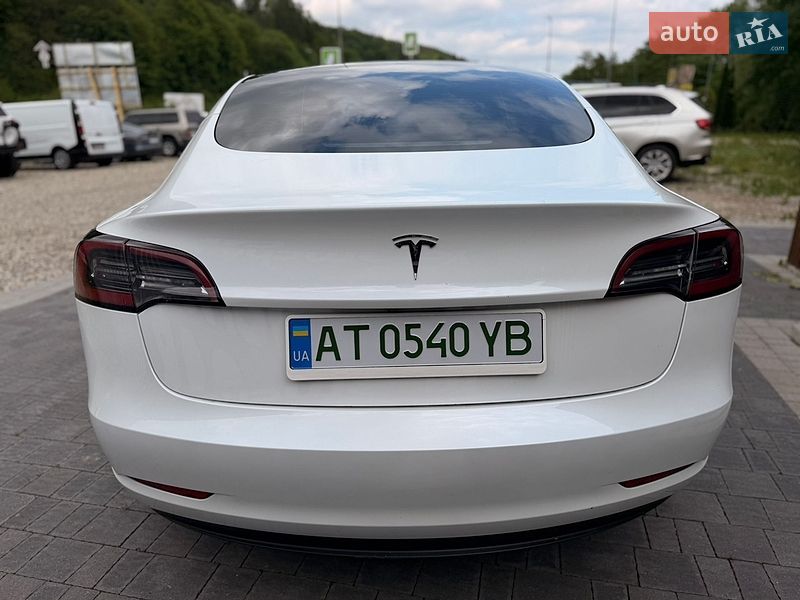 Седан Tesla Model 3 2023 в Яремчі фото 8 Седан Tesla Model 3 2023 в Яремчі