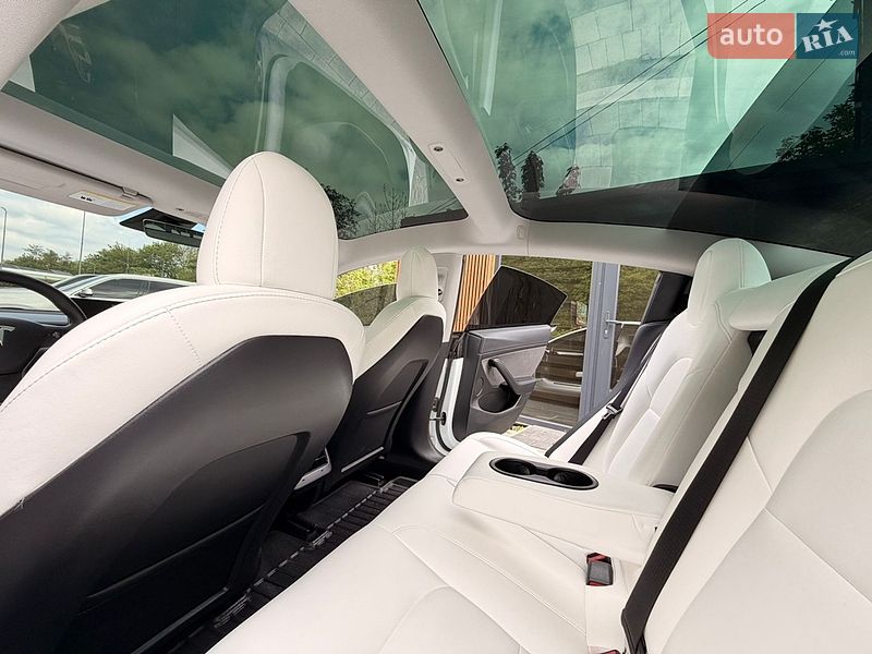 Седан Tesla Model 3 2023 в Яремчі фото 10 Седан Tesla Model 3 2023 в Яремчі